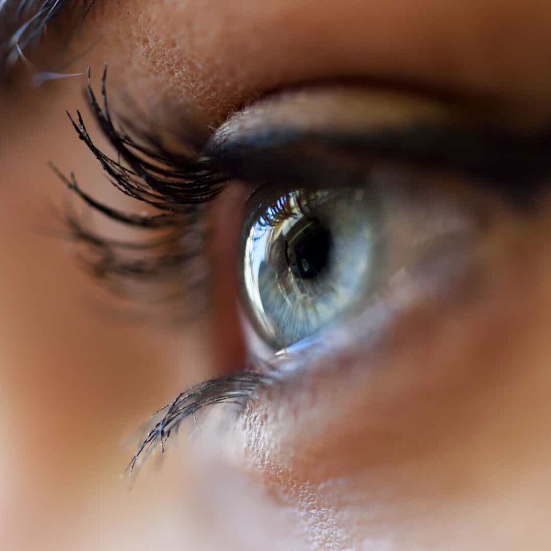 blue-female-eye-closeup